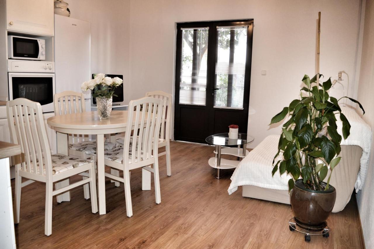 Apartment Nikolic Каштела Екстер'єр фото