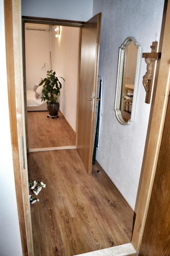 Apartment Nikolic Каштела Екстер'єр фото